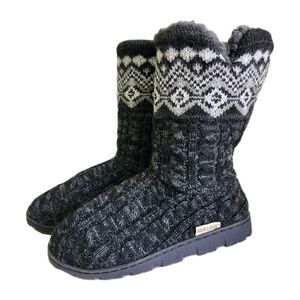 MUK LUKS Cozy Slippers Boots Womens 6 Short or High Shaft Faux Fur Lined Gray